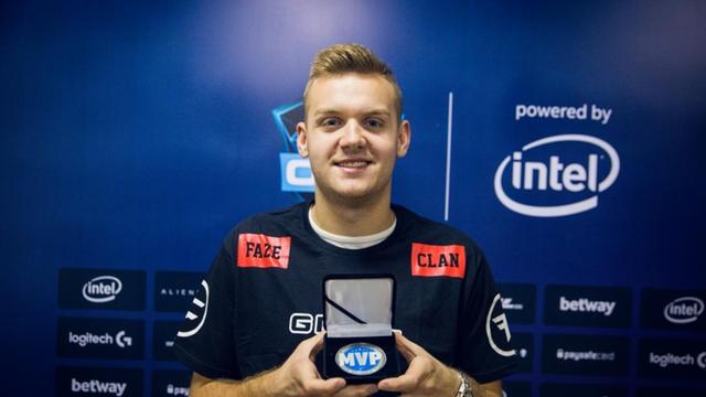 WBG 1-2 NIP：Rookie飞机压制力拉满，NIP取得开门红